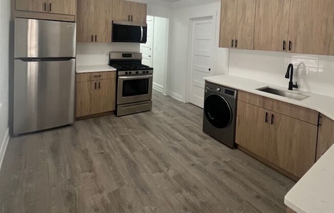 Studio to Two-Bedroom Bucktown Apartments Near the CTA