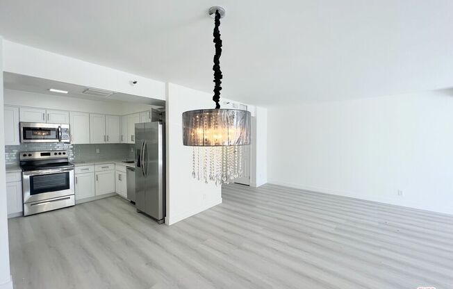 1 bed, 1.5 baths, 1,207 sqft, $4,195, Unit 906