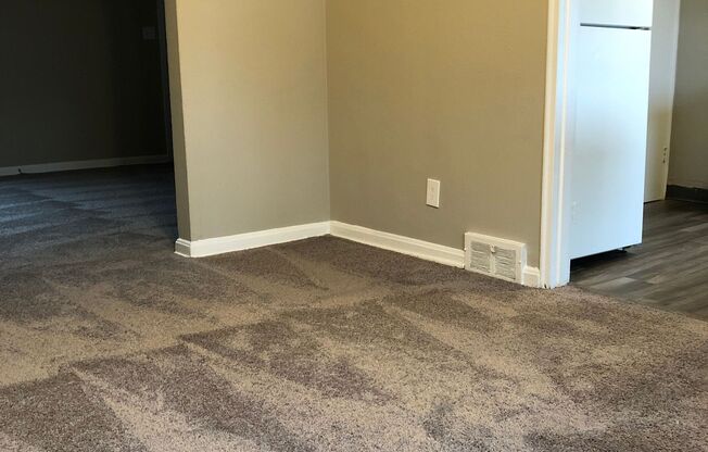 3 beds, 1 bath, 1,500 sqft, $1,300, Unit 1614-00