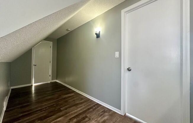 3 beds, 1 bath, 1,500 sqft, $1,550, Unit 1510 22nd Ave N #2