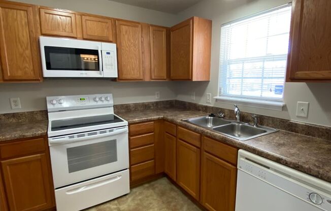 1 bed, 1 bath, 871 sqft, $1,100, Unit 2768-5