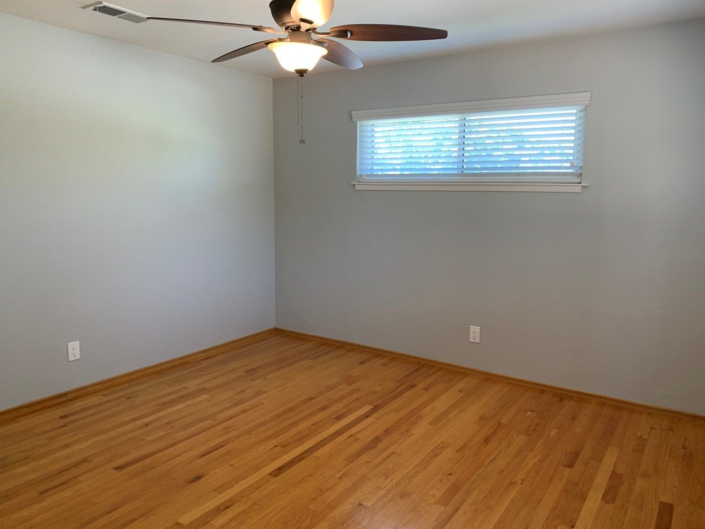 Spacious 4 Bedroom 2 Bath Santa Clara Home w/Covered Patio and Yard