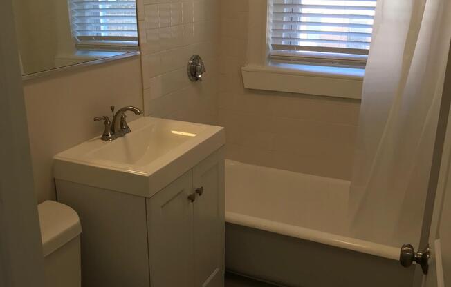 1 bed, 1 bath, 475 sqft, $3,200, Unit 24