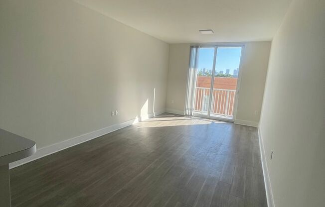 2 beds, 2 baths, 893 sqft, $2,660, Unit 406