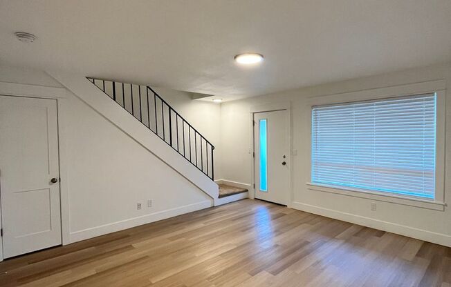 2 beds, 1 bath, $1,995, Unit 6