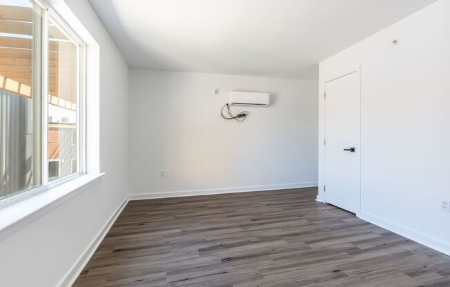 2 beds, 2 baths, 824 sqft, $1,745, Unit 19