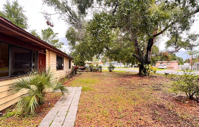 Available June 30! 2BR/1BA beautiful house in Orlando!