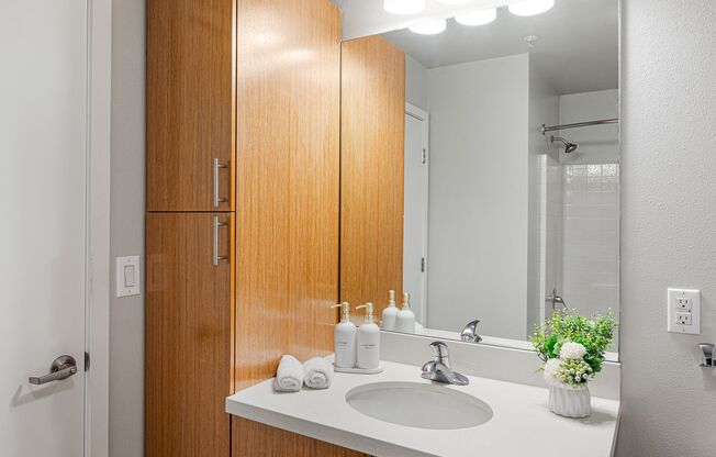 Studio, 1 bath, 565 sqft, $1,995, Unit A517