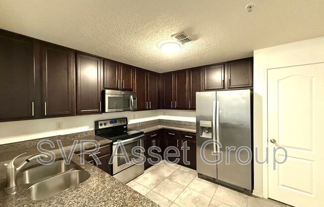 1521 GOLDEN LK LOOP ST