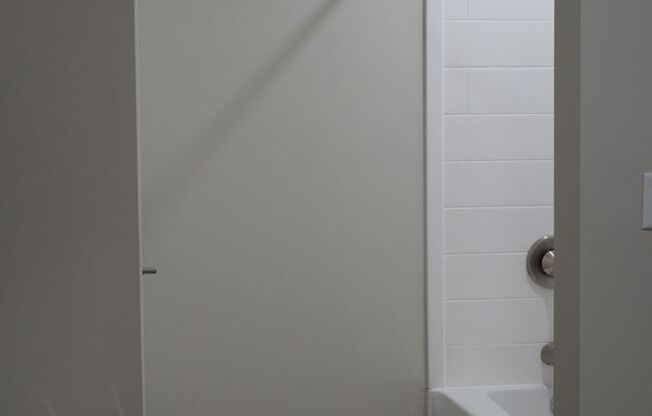 3 beds, 2 baths, 2,000 sqft, $3,399