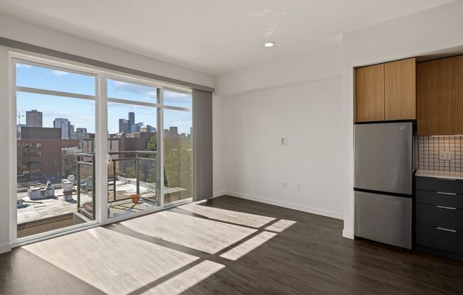 Studio, 1 bath, 453 sqft, $1,725, Unit 603