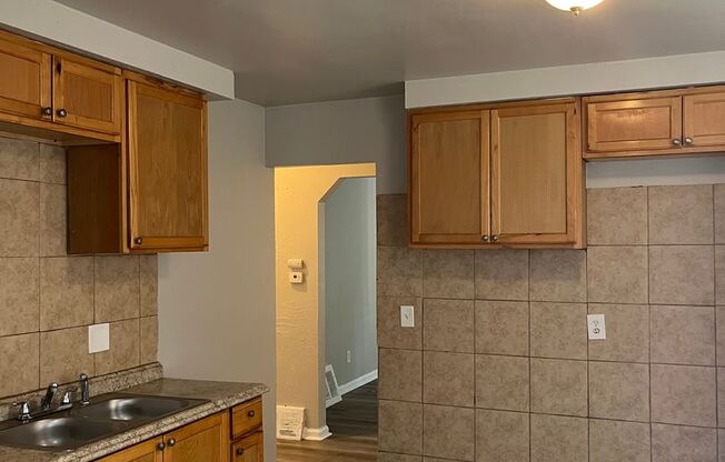 4 beds, 1 bath, $1,400