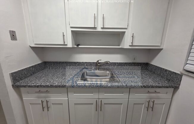 2 beds, 1 bath, 868 sqft, $1,795, Unit 116