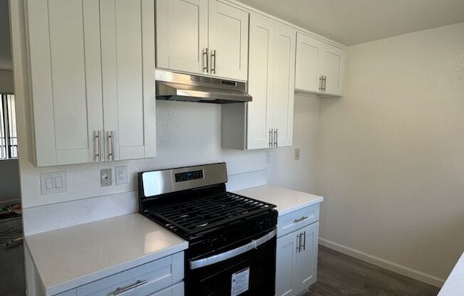 2 beds, 1 bath, 800 sqft, $2,495, Unit 05