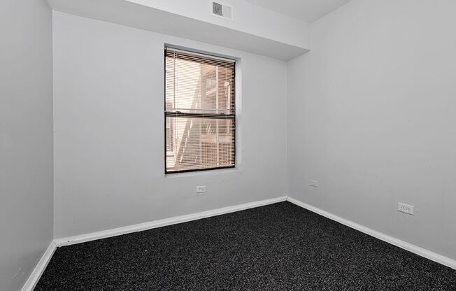 2 beds, 1 bath, 1,000 sqft, $1,553.75, Unit 4242 - 2E