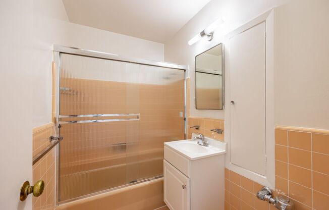 Studio, 1 bath, 362 sqft, $2,195, Unit 02