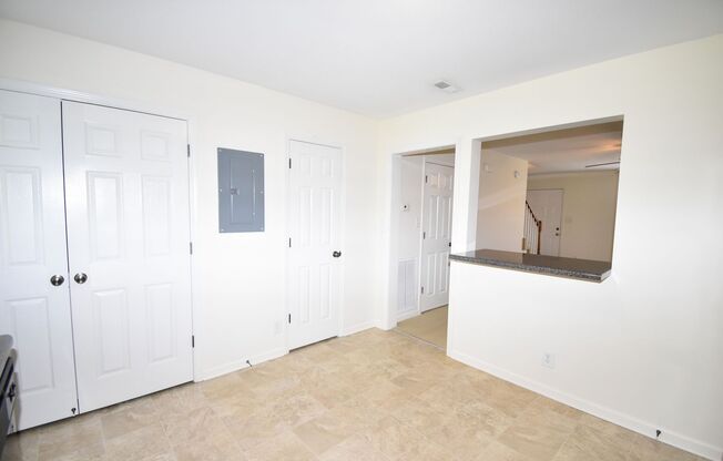 2 beds, 1.5 baths, 1,000 sqft, $1,095