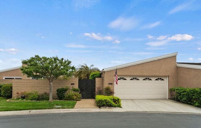 Beautiful Ocean View Condo with Bonus Room!