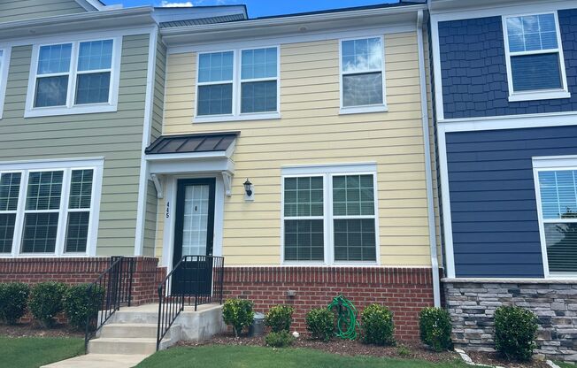 3 Bed | 2.5 Bath Townhouse with Loft in Wake Forest