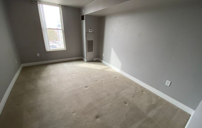 2 beds, 2 baths, $1,600