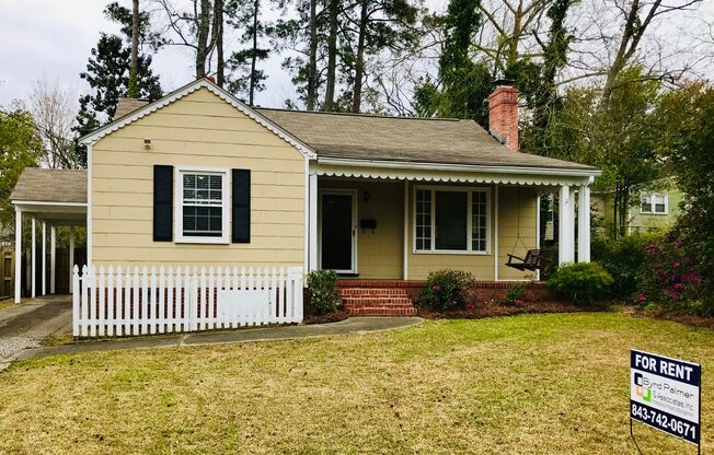 Cottage style home in the heart of downtown Conway!