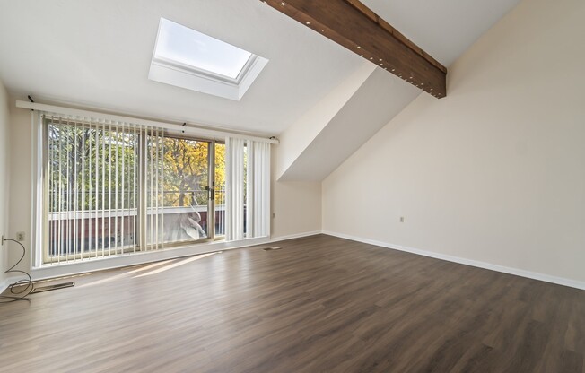 2 beds, 2.5 baths, 1,550 sqft, $3,100, Unit 13