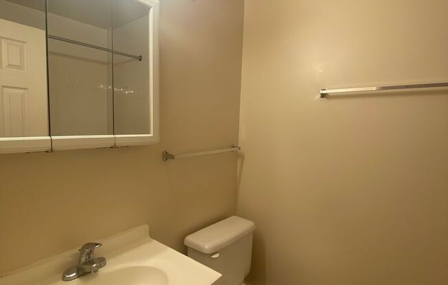 2 beds, 2 baths, 884 sqft, $1,495, Unit K-31