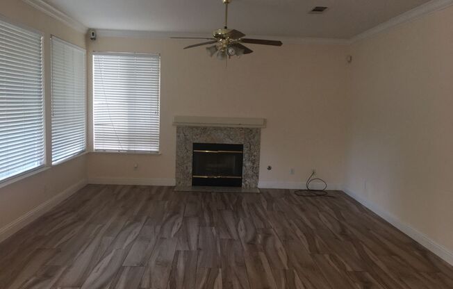 Highly Desirable 2 Story Home In Brookside