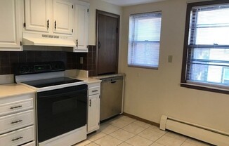 3 beds, 1 bath, 1,200 sqft, $2,400, Unit 3