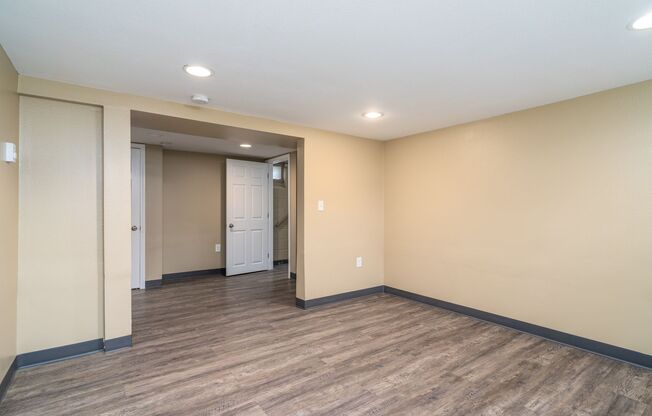 1 bed, 1 bath, 624 sqft, $550, Unit 2 Basement