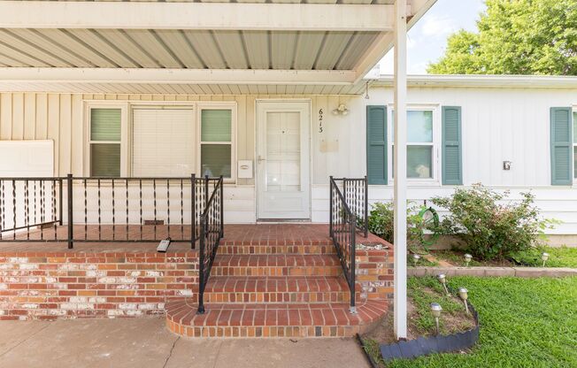 2 Bed / 1 Bath in Tulsa!