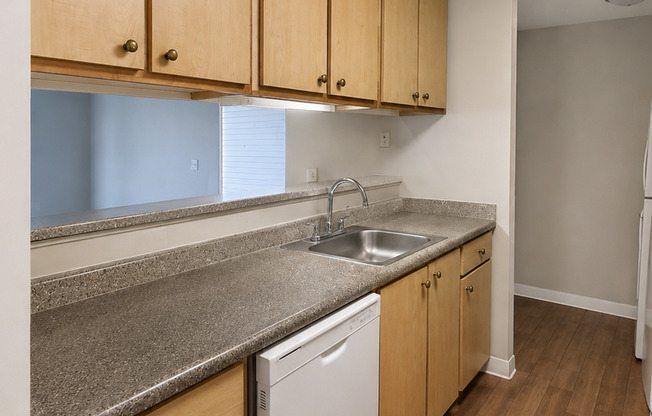 3 beds, 2 baths, $1,695, Unit 67