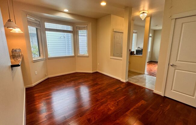 Stunning 3 Bedroom Townhome in Issaquah