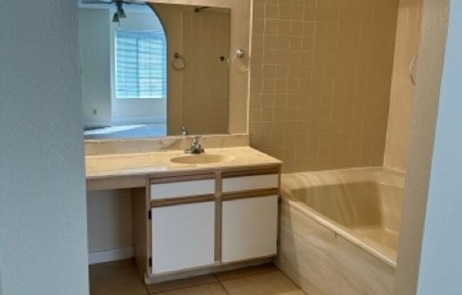 1 bed, 1 bath, $1,300