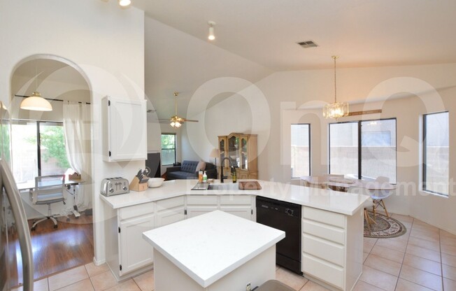 6609 N 85 DR
