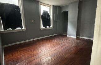 2 beds, 1 bath, $1,200, Unit 5 S. 5th St. A