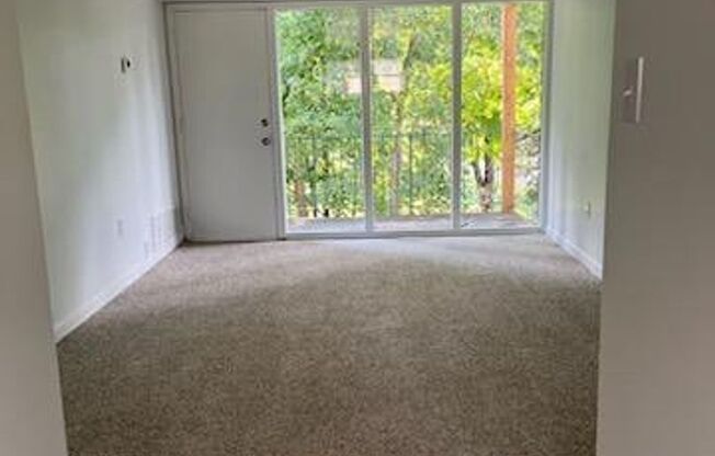 2 beds, 1 bath, 850 sqft, $895, Unit Apt. 21