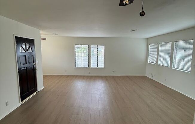 Beautiful 3 Bedroom, 2 Bathroom Granada Hills Home with Detached Garage!