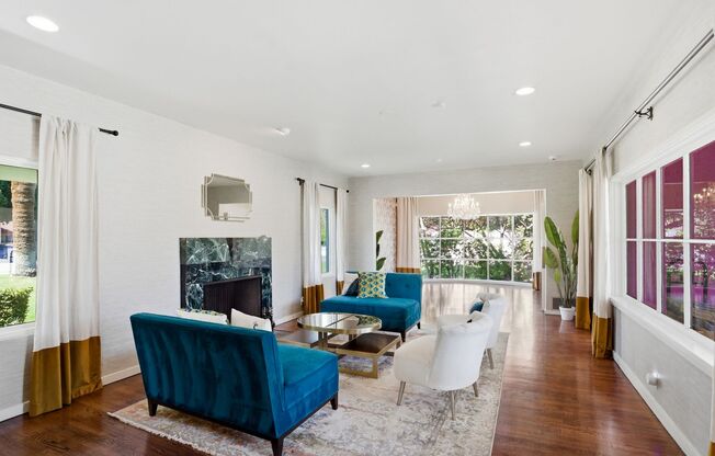 FULLY FURNISHED EXECUTIVE PHOENIX COUNTRY CLUB HOME IN GATED COMMUNITY
