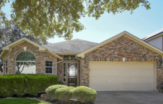 STONE OAK  |  GATED COMMUNITY  |  3 BEDROOMS  |  2 BATHS  |  SINGLE STORY