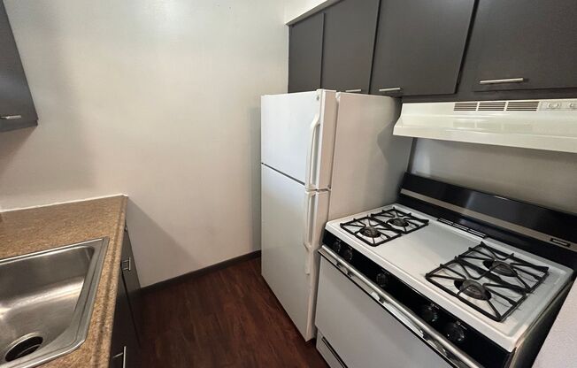 1 bed, 1 bath, $995, Unit 346