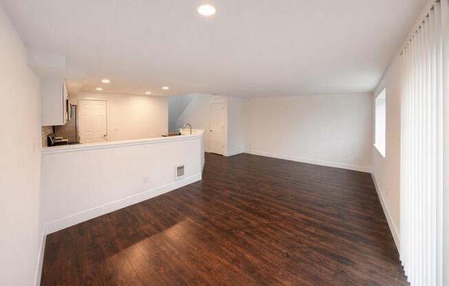 20803 110 LN SE
