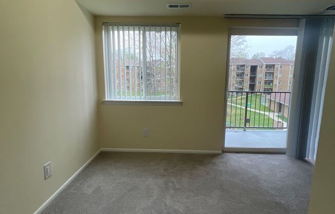 2 beds, 2 baths, 1,000 sqft, $1,925, Unit 14227 #203