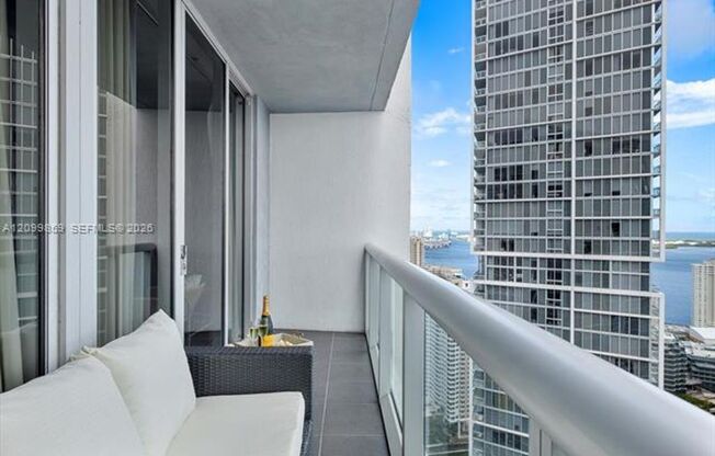 2 beds, 1 bath, $6,470, Unit # 4309