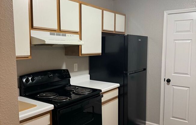 2 beds, 2 baths, 980 sqft, $875, Unit 107