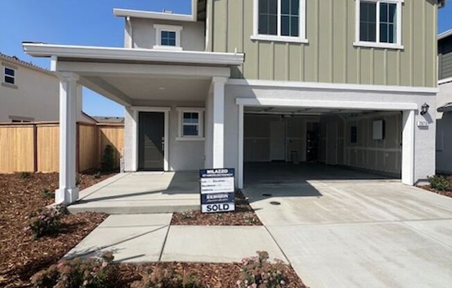 Brand new 4 Bedroom Smart Solar Home in Amoruso Rancho Roseville.