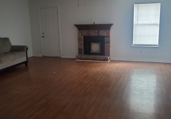 127 E PAMELA DR