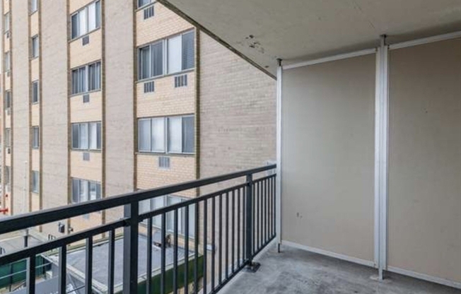 2 beds, 1 bath, 1,000 sqft, $2,600, Unit 2M