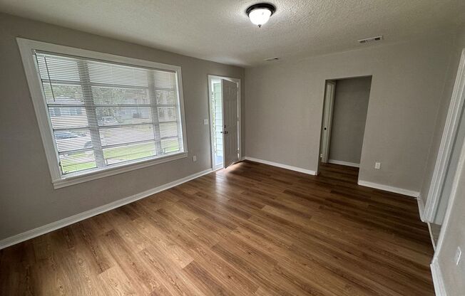 3 beds, 1 bath, $1,300