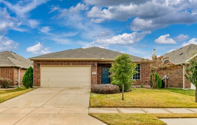 BEAUTIFUL 3 BEDROOM HOME LOCATED IN LITTLE ELM, TEXAS!